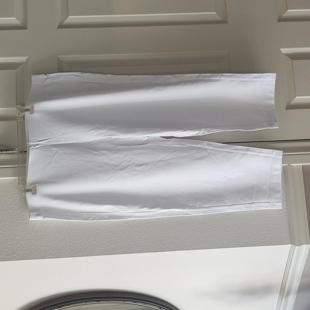 JJill XL white smooth waist, slim leg crops